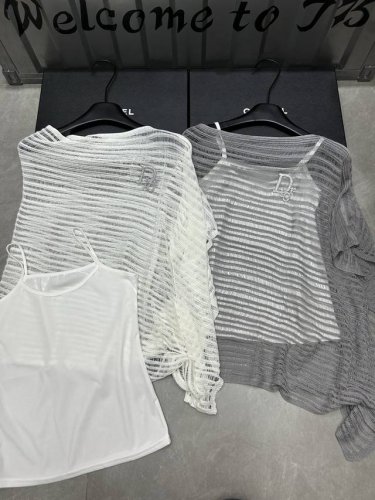 新品上线 款号:27623# #Cd斗篷两件套实拍图