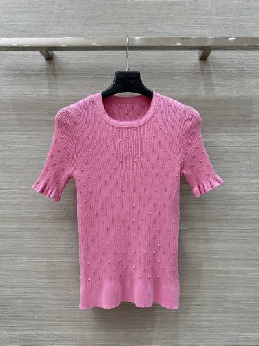 高版本 独家首发 高端原单品质，Coco25P春夏新品！缕空工艺标签修身针织上衣！爱心缕空提花后背金属装饰设计百搭减龄又时髦！瑞士机18针工艺进口纱线质感细腻舒