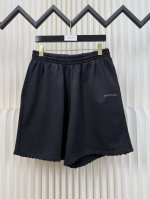 巴黎世家Balenciaga烫钻短裤 正品开版-实体柜台-顶奢品质 秒杀市面一切版 定制高密丝绒毛圈棉手感柔软，饰以Balenciaga Back烫钻标识点缀，