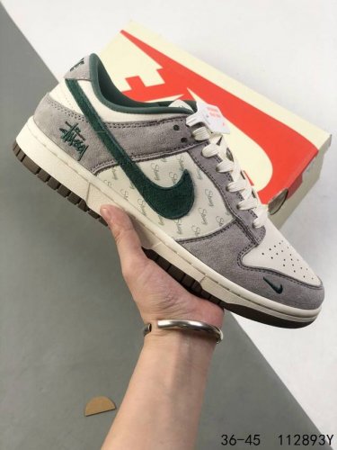 公司级带半码 耐克Nike Sb Dunk Low 联名 复古低帮休闲运动滑板板鞋 采用脚感柔软舒适Zoomair气垫 有效吸收滑板等极限运动在落地时带来的冲击