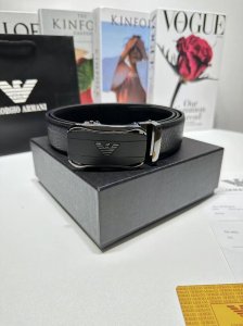 发 送礼首选最高版本阿玛尼：男士专柜款头层牛皮针扣腰带头层牛皮奢华腰带！！原装精品包装盒！今年流行的配头！！设计感气息浓重！！华丽有腔调！！精选头层牛皮！！复古