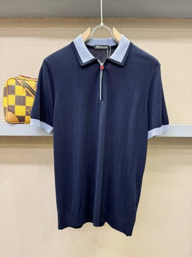 Kiton 顶级品质 2025款新品短袖！精选顶级桑蚕丝+进口伊力特面料，手感柔软。顶级进口私货，时尚设计潮流短袖，不失奢华 品质毋庸置疑 上身效果超赞，奢华官