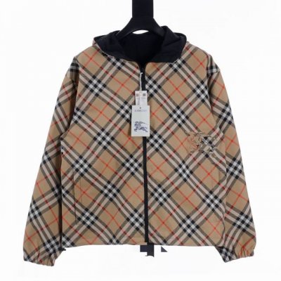 Burberry巴宝利Bbr 菱格纹战马双面连帽夹克外套 原版拆解后定制、 由 棉、涤纶、编织而成， 不同的面料具有不同的特点，如棉质面料透气性好、吸湿性强，涤