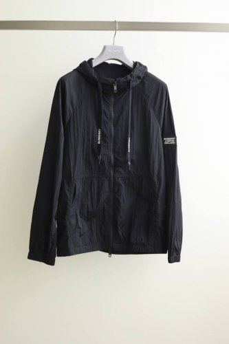 衣服 短裤 Burb**Y*巴*莉 25年夏季新品夹克防晒衣套装 采用进口轻尼龙科技面料制作，上身柔软舒适，防风防雨防晒，超级轻盈！春秋可作为外套穿搭，平时用来
