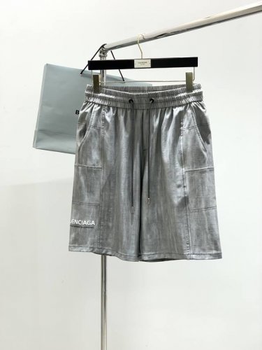 Balenciaga 巴黎世家，2025夏季最新品，专柜同步有售，原单狠货，时尚休闲短裤，进口原版水洗弹力面料，舒适有弹性，顶级印花工艺字母图案Logo，原版五
