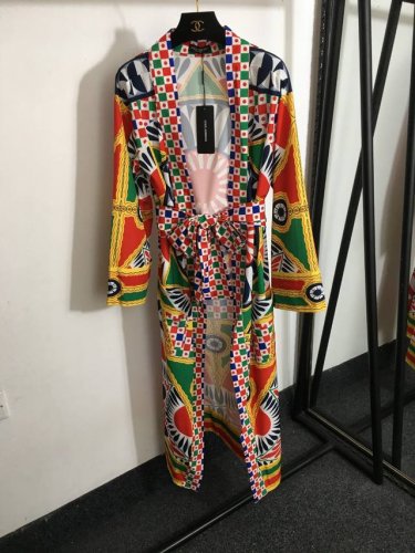 款号 6106 Dg*新款 复古花纹印花系带收腰长款开衫 睡袍丝质外套，拼色， 均码；肩宽51，胸围108，袖长51，长123