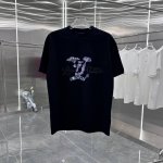 LV 2025春夏新款短袖T恤 5D凹凸打印工艺 男女同款宽松版 S M L Xl Xxl 五个码 黑色 白色