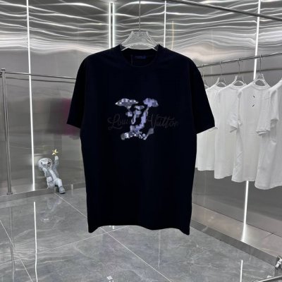LV 2025春夏新款短袖T恤 5D凹凸打印工艺 男女同款宽松版 S M L Xl Xxl 五个码 黑色 白色