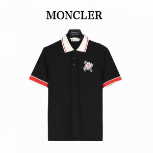 moncler 蒙口 奔跑小人刺绣徽章短袖polo衫 采用100%棉双面珠地面料 拆解纱线分析 订织蜂窝四角网眼胚布 衣领为双系统提花定织扁机制成 有弹性 不变
