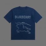 高端品质 Burberry 2025Fall 春夏系列 战马线条短袖T恤 区别普通印花 定织270G32支双纱纯棉面料 宽松版型 男女同款 Size：S M L