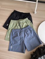 昂跑On 2025专柜新款男士不过膝短裤，On昂跑9” Core Shorts2025春夏新品男士9英寸跑步短B1165裤，宽松版型。前后三处反光印花 黑色，抹