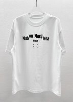 独家新款 Mm6圆领短袖T恤 马吉拉字母发泡印花 效果杠杠的 面料定制定染 300克100%纯棉短袖 手感非常舒服 超级百搭好看的一款短袖 三标齐全 非市场普