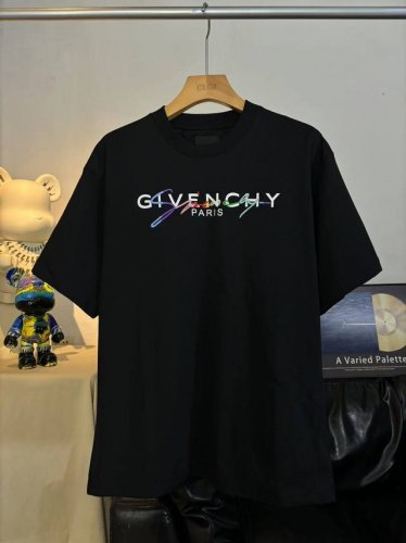 实拍图 顶级版本 #Givenchy#纪梵希.25Ss.经典立体字母彩虹色印花刺绣短袖T恤 面料采用定制Giv全棉双纱面料 克重260G 手感松软细腻扎实 舒适