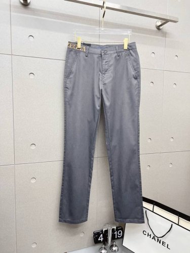 杰尼亚 新款来袭2025春夏新款新品 专柜有售 实体店极品休闲裤专柜原版1:1好货，适合各个年龄段。市场最高版本的欧洲进口面料。舒适柔软亲肤，上身效果超级棒时尚