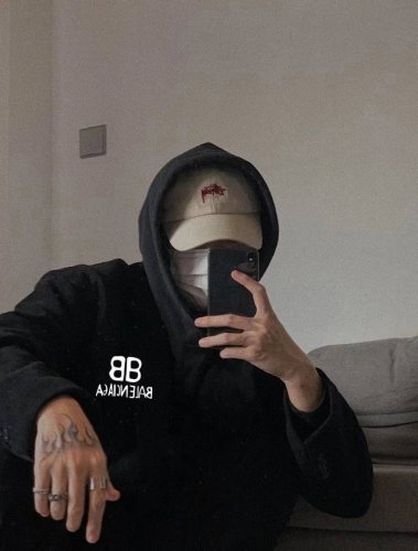Balenciaga巴黎世家Bb涂鸦春季连帽卫衣 高品质，做细节 甄选新疆华棉面料 手感软糯细腻 上身充满质感 非常轻便舒适运动宽松版型不紧身 轻松驾驭无压力