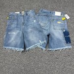 款号：H809 Gallery Dept. 复古牛仔裤男女高街泼墨牛仔短裤 耗时废料，手工喷墨更是不可缺少的亮点。 定制纽扣，扣面经过氧化做旧处理，定制Ykk拉