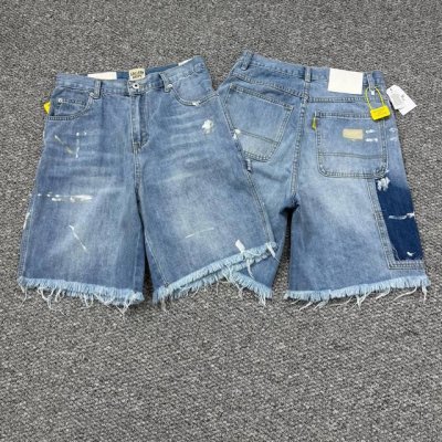 款号：H809 Gallery Dept. 复古牛仔裤男女高街泼墨牛仔短裤 耗时废料，手工喷墨更是不可缺少的亮点。 定制纽扣，扣面经过氧化做旧处理，定制Ykk拉