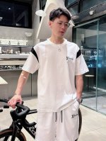 lv合身版型套装版M-Xxxl 25早春最新顶级经典双面料拼接款金属三角标融合重磅短袖套装，高端品质专柜原单圆领援助，顶级制作多口袋工艺进口面料，专柜款独特设计