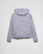 prada 25春夏新款条纹连帽衬衣 配套松紧腰半裙一套学院风拉满经典三角徽标专柜热门款！衬衣Sml 半裙Sml
