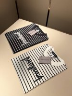 balencia*巴黎*家 2025春夏新款男女同情侣款休闲宽松棉质圆领短袖T恤衫！贸易公司渠道稀出，同步官网发售 ！ 2025春夏最新系列，经典时尚设计元素，