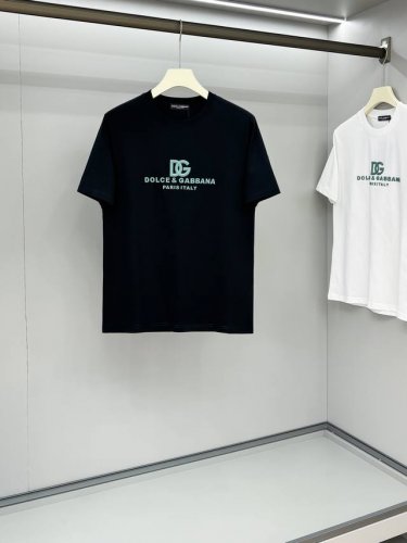 dg 2025春夏新款男士圆领短袖T恤 专柜同步售卖，高端品质 高版本 经典字母Logo设计 定制进口100%纯棉面料 手感柔软细腻 穿着亲肤舒适又透气，休闲又