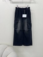 Alexander Wan* 25春夏新品橡筋腰头工装直筒牛仔裤！复古街头美感造型神器！洗水牛仔工艺帅气又时髦。立体剪裁中低腰直筒版型上身巨显瘦日常通搭单品，完