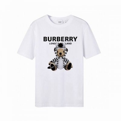 Burberry 巴宝莉斑马短袖T恤。 高版本，潮流高街情侣T恤，高克重纯棉面料，亲肤顺滑有厚实感，细节到位，独有的品牌辨识度，男女同款入！ 颜色：白色 Six