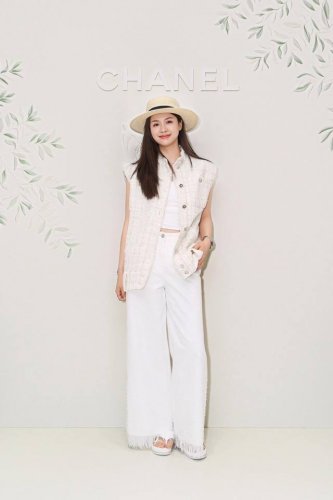 chane* 25Ss春夏新款 串珠流苏牛仔阔腿长裤丨独家Yb开发！高版出品！经典丹宁面料，碰撞奢华串珠与灵动流苏，裤脚处细密的珠绣如繁星洒落，精致又不失随性！