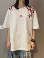 阿迪达斯Adidas 中国红叶短袖情侣款短袖宽松版型T恤衫学院风短袖 ~240克双纱紧密纯棉面料 不起球不变形 透气舒适抗菌 ~版型比较立体男女都能穿 最大体重