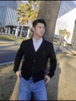 休闲简约*专柜同步*多色百搭 黑爱心 嘿桃心*Ami Paris*25Ss年官网同步新款男士走秀款V领开衫外套毛衣线衫 低调简约，款式简洁大方，不挑人，阳光型男