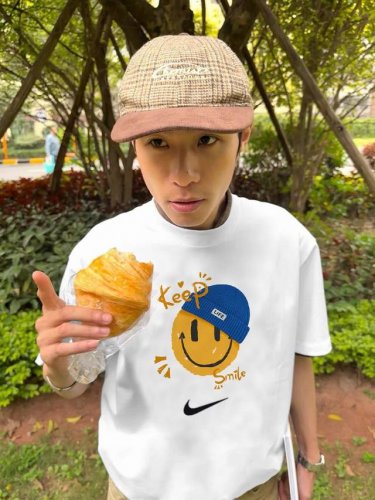 260G重磅纯棉 Nike 耐克 Nk 俏皮笑脸冷帽 短袖T恤 男女同款 半袖 情侣款 面料工艺： 1.260G重磅纯棉，100%棉，恰到好处的克重，上身有型不