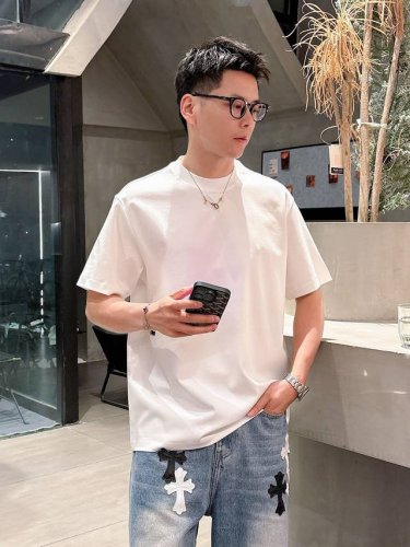 Jf58027普拉达短袖系列 季度：2025春夏 颜色：黑色 白色 石墨灰 尺码: M-5Xl 版型：微阔版型 克重：220克重 兰精莫代尔面料 成份：100%