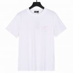 Arc'teryx 始祖鸟 25Ss经典短袖T恤 粉色标志性小鸟Logo 印花短袖T恤 面料采用300克重双纱精梳棉，定制32支1*1螺纹，成衣两遍水洗处理，面