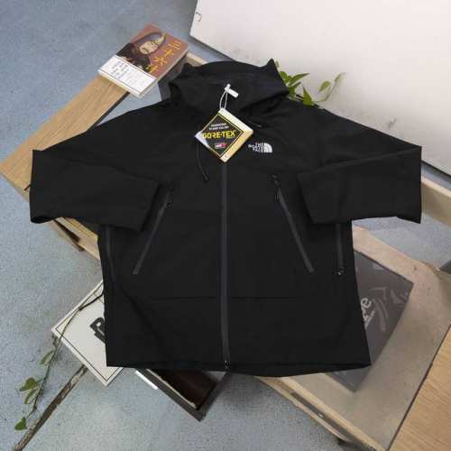 210 【款号：Dx9913】高版本 2025新款The North Face北面Tnf经典字母Logo印花功能性侧边拉链防水透气软壳连帽冲锋衣外套，助你无惧低