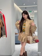 Miumi* 25Ss春夏新款 知识分子夹克廓形外套 原版开发 高版出品 双层面布工艺立体有型 定位刺绣字母Logo点缀简约大气低调奢华 进口棉府绸衬衫面料质感