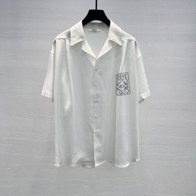 罗1威 2025春夏新款衬衫短袖 走秀款 今年最新最设计 非常洋气 独家定制天丝透气面料 拼接口袋设计 简单百搭 垂感超好不易褶皱 不起球 透气舒适 细节走线完