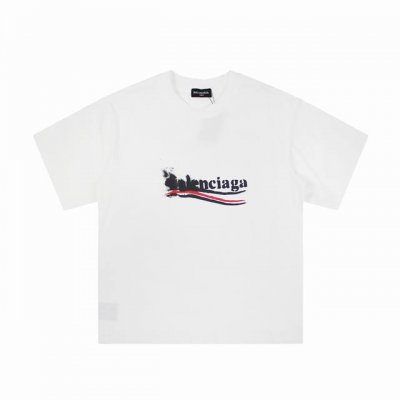 Balenciaga 巴黎世家 春夏24Ss官网新款模糊可乐印花短袖T恤 原版面料开发，官方专柜同款！ Logo标识精致升级，爆款中的爆款！ 定制260克同缸染