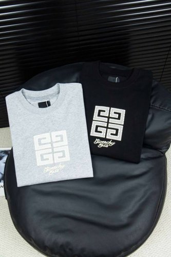顶级版本-款号W26 Givenchy Gvc纪梵希 小孔刺绣圆领短袖T恤 标志性网布绣花字母Logo标识 官方同步 1:1原版开模 时尚个性 百搭潮流 纯原品