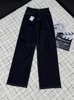 P260Loew*25新款 廓形弯刀剪裁牛仔裤 狠爱这一条 弯刀剪裁版型真的敲赞 修饰腿型巨藏肉 弯刀+撞色明线设计 搭配各种上衣都不会出错 毫不费力Get到时