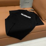 重磅洗水高版本 Balenciaga 巴黎世家25Ss早春新款 磨破贴布刺绣Logo字母短袖圆领T恤 男女同款 轻奢高级，百搭又显瘦 320克重磅高克重洗水面料
