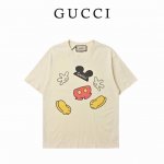 Gucci 古驰 米老鼠重工艺短袖T恤 选用客供定制针织100%纯棉面打造,面料手感细腻，厚实有质感的纯棉布，高密度的机织工艺，如棉絮般柔紧致舒适，有挺括感，上