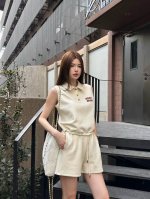 套装 miumi* 经典Logo上衣短裤 夏天必入的套装 随意慵懒又好看 细节满满的一套 上身完全不挑人