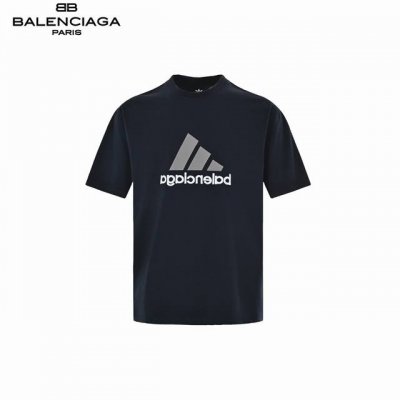 本地自取：170 balenciaga/巴黎世家&阿迪 镜像绣花短袖 采用32支双纱 260克重面料 进口针织针梳棉进行制作，厚度适中，有垂感又有轮廓型，上身就