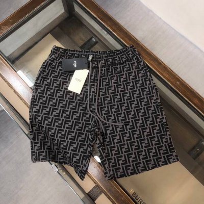 Fendi 芬迪 23年最新款满印Logo短裤！毋庸置疑的街头热门单品，经典的元素更是品牌的时髦代表，夏天来临之际怎么能少的了这款神裤呢！此款短裤取材于客供优质