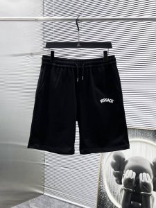 范思哲 Versace 2025夏季新款 短裤 休闲裤，高端版本！专柜定制面料 透气舒适度高，细节无可挑剔，品牌元素设计理念，体现高品质。手感细腻柔软！呈现休闲