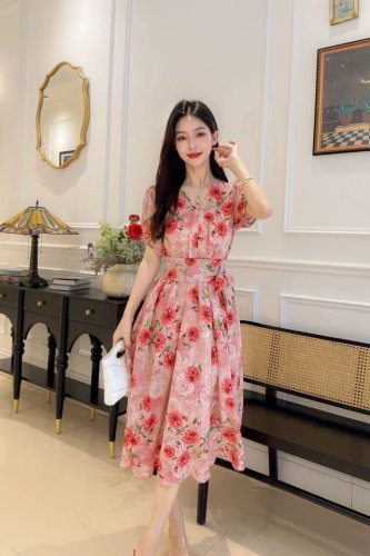 连衣裙 爆款推荐 高端臻品V领系带气质减龄显瘦印花泡泡袖连衣裙Smlxl