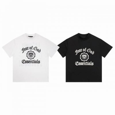 fear Of God Fog Essential 24Fw 徽章复古字体Logo印花情侣圆领短袖T恤 Color：黑色 白色 Size：S M L Xl Nu