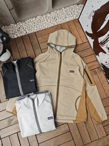patagonia巴塔哥尼亚2025春季新款轻量化户外连帽开衫外套 采用新一代升级科技速干面料，雪花纹理感结合底层网眼，科技原纱阻绝紫外线，户外运动无惧骄阳。吸
