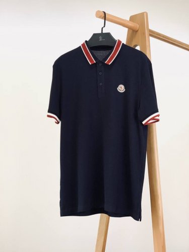 moncler 蒙口 2025Ss春夏新品 起脚珠地翻领短T。 非常规面料裁剪缝制 , 像毛衣一样横机提花织造！ 进口丝光棉纱线, 厚度和常规珠地一样 ,凉爽透