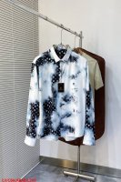 L209 Lvlouisvuitton 路易威登，2025春季最新款，专柜同步有售，原单狠货，时尚休闲牛仔外套，上身很有特点！吸睛而有亮点，进口原版面料，简单而